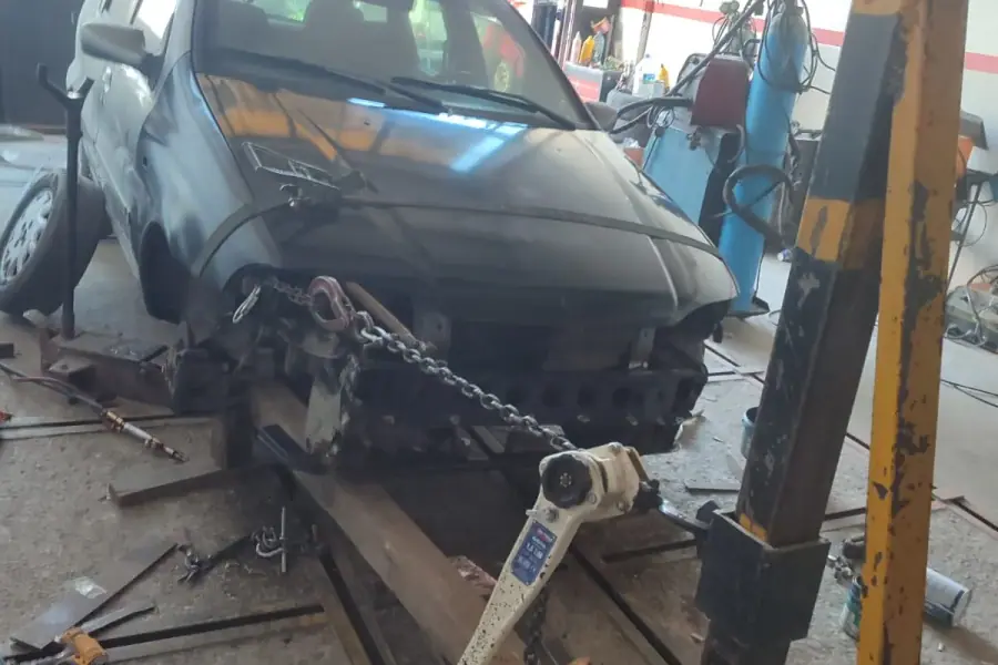 Şase doğrultma sehpasında düzeltme çalışması